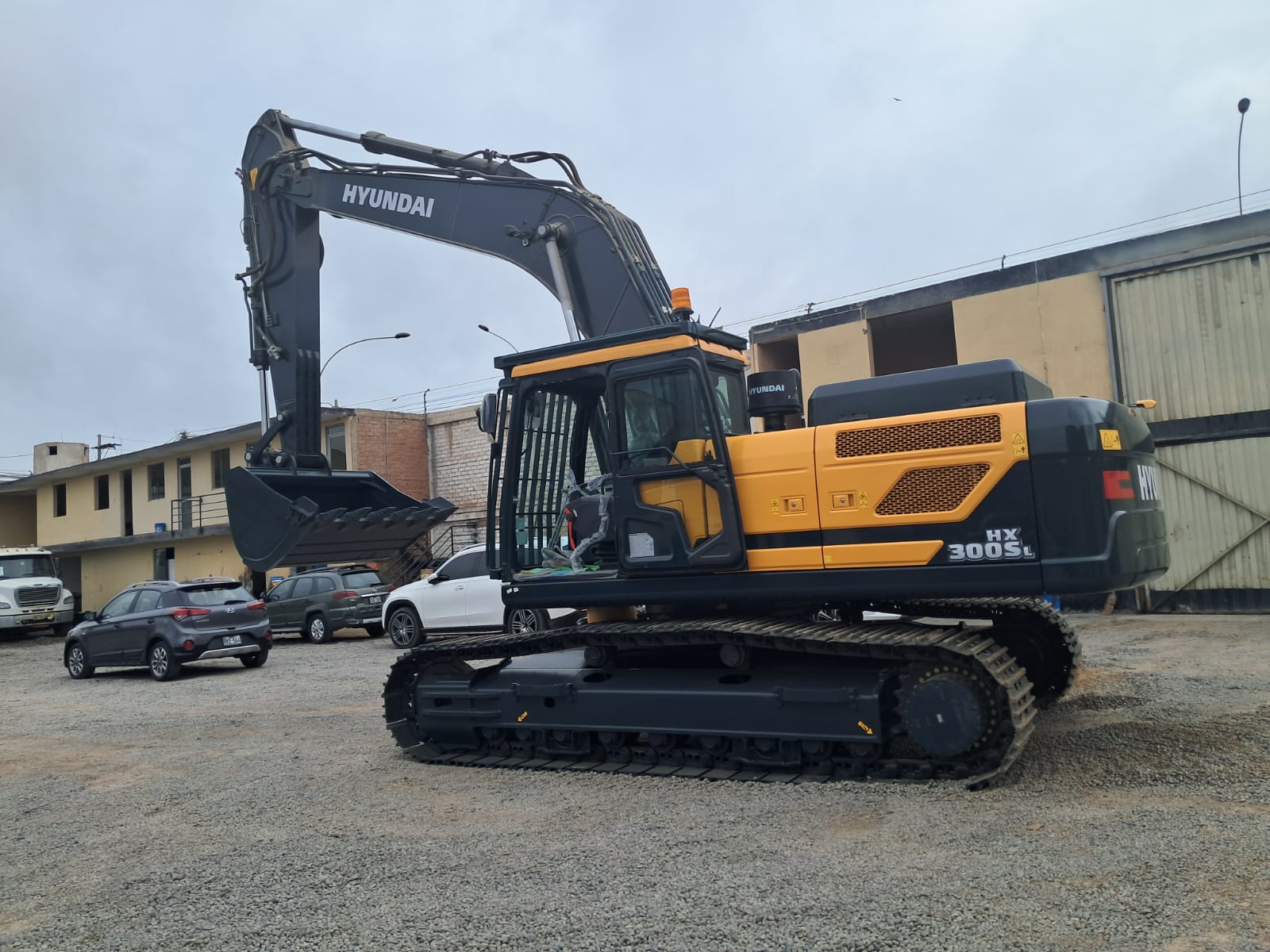 Excavadora Hyundai HX300